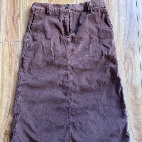 *SOLD* Aritzia Sunday Best Corduroy Mid Skirt - Picture 1 of 5
